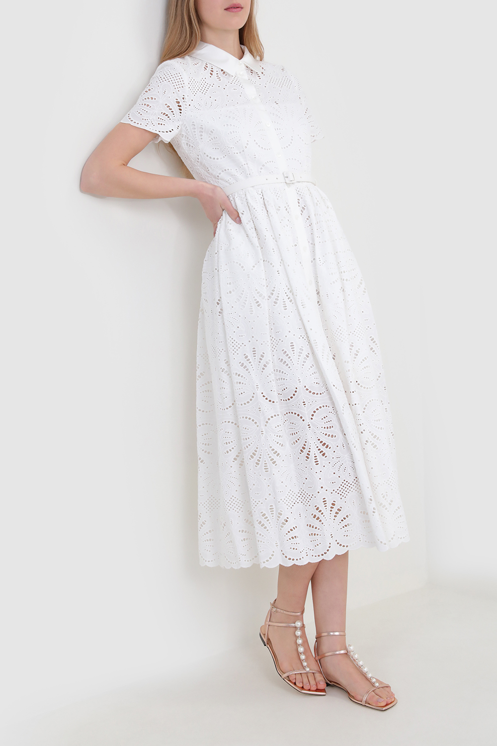 תמונת כל הלוק של סנדלי אמארי